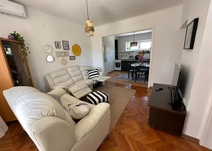 Cosy Family Apartment Marina Kastela Near Airport