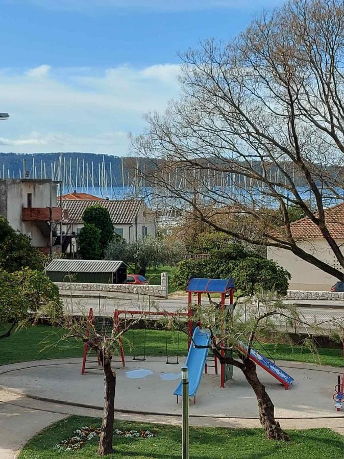 Apartment Cosy Family Marina Near Airport Kastela